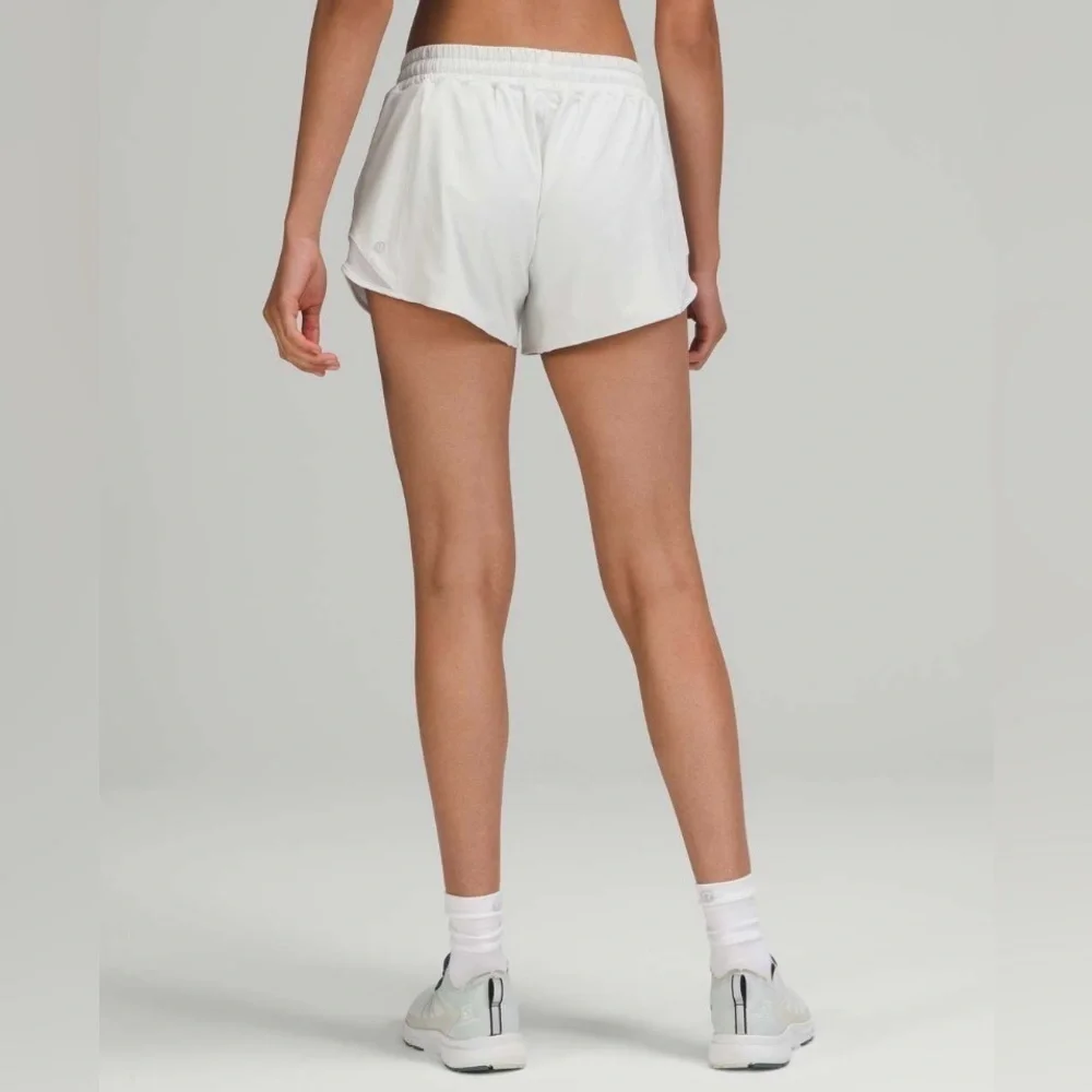 Lululemon Hotty Hot Low-Rise Short 4” Ocean Air – Size 8 Tall (Retired Color)